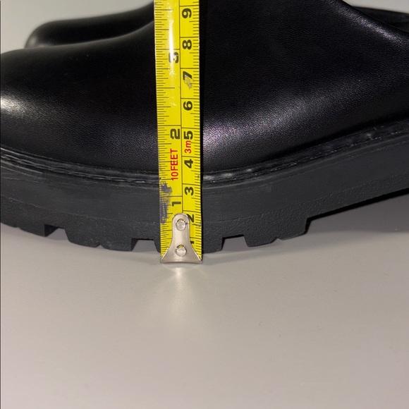 Vagabond Women's Black Slip-On clogs - Picture 9 of 9